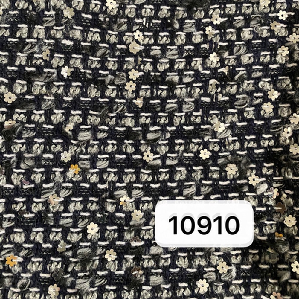 10910